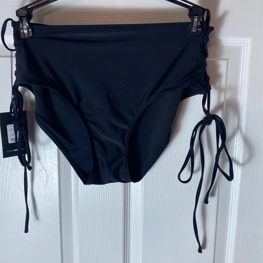 NWT Maui Lace Up Side Bikini Bottom Black Plus Size 1X Fashion Nova